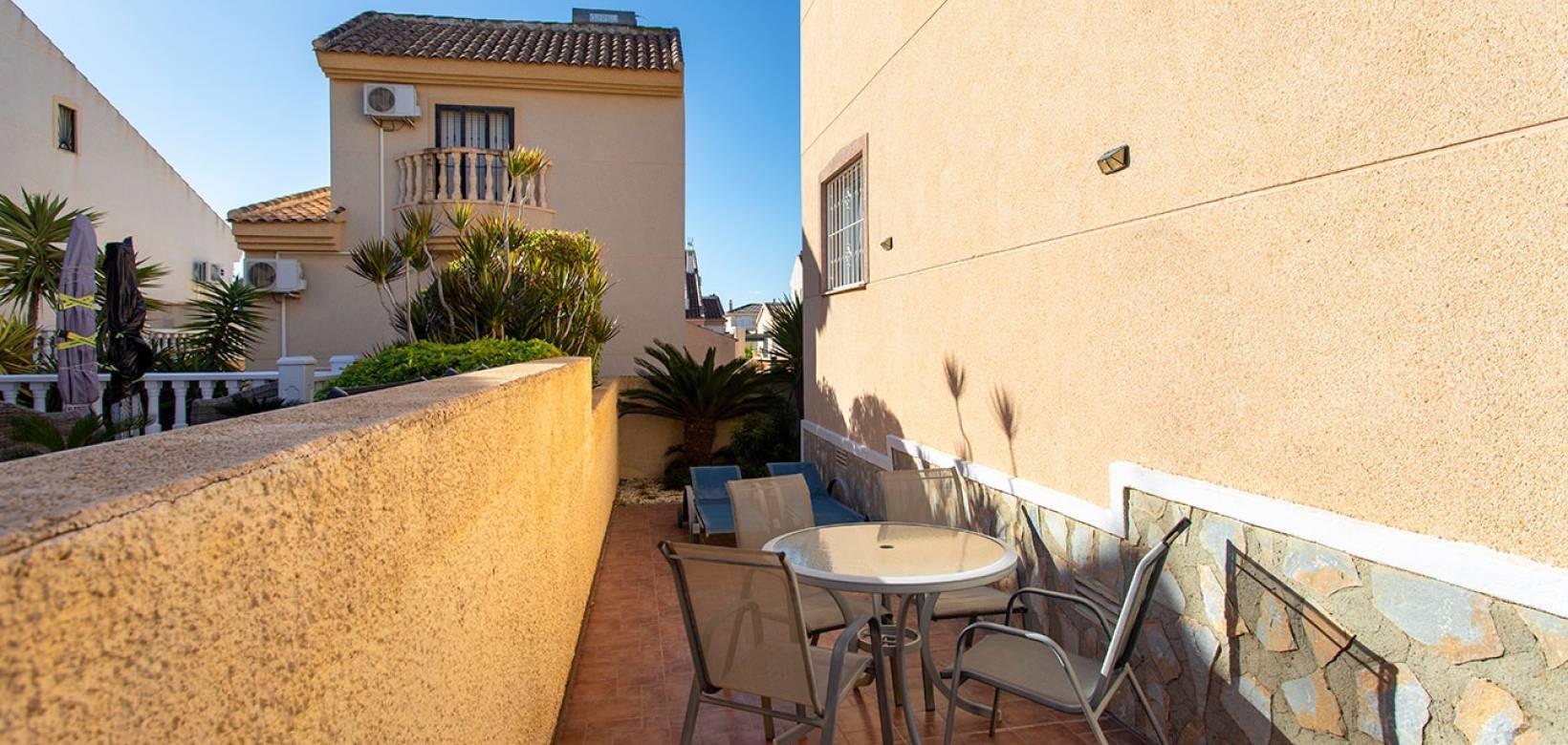 Resale - Finca / Country Property - Rojales - Pueblo