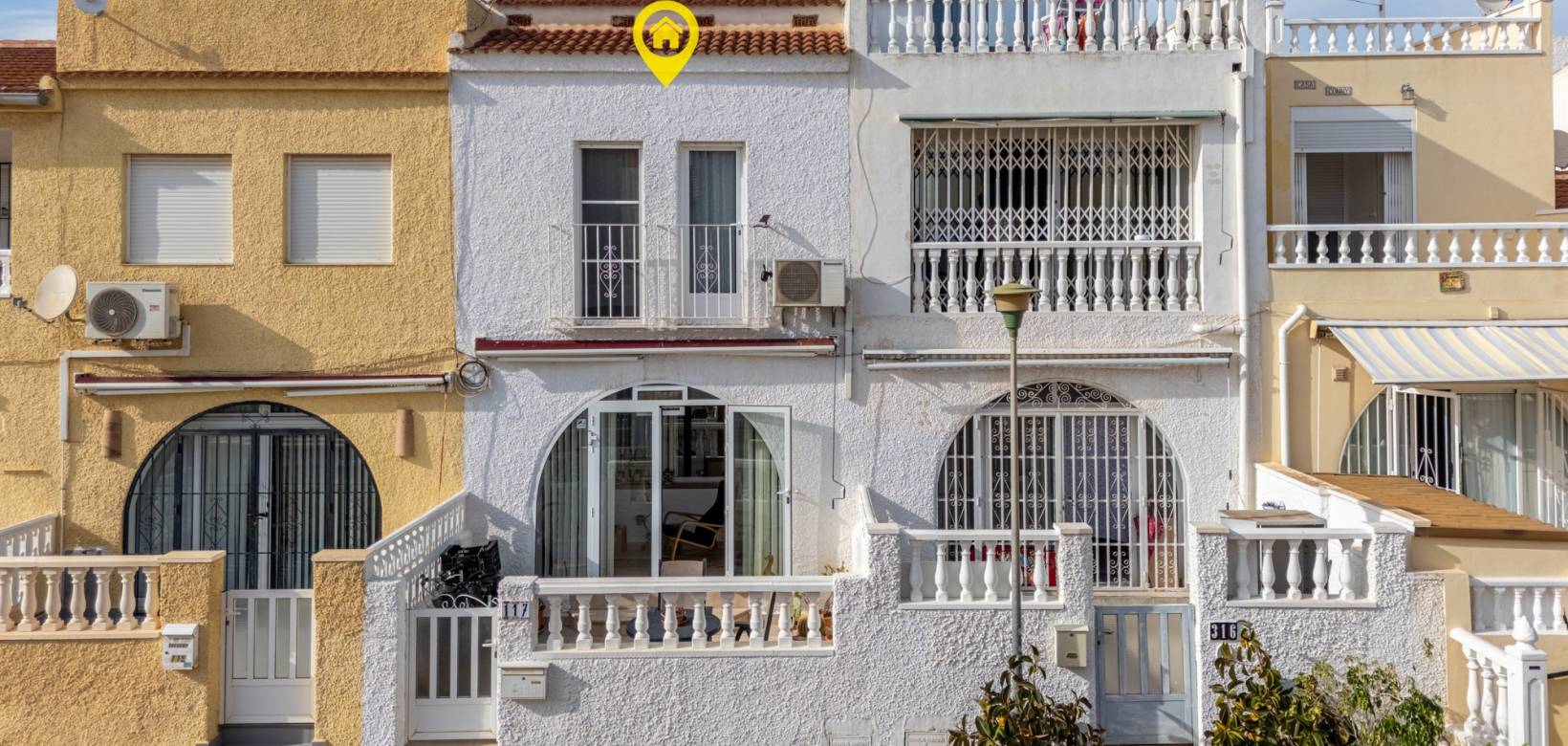 Resale - Terraced house / Townhouse - Torrevieja - La Siesta