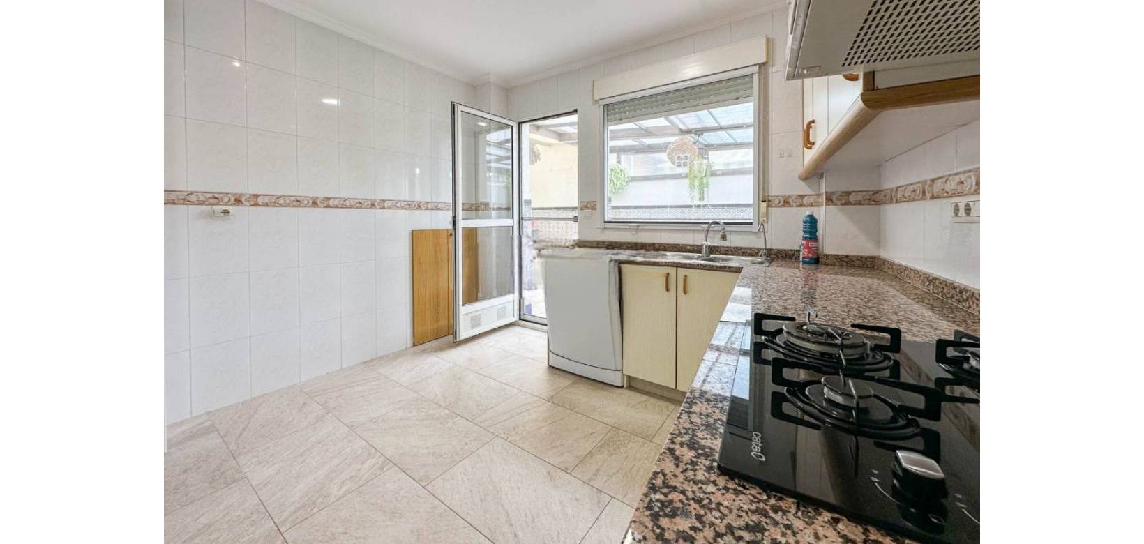 Resale - Townhouses  - Hondón de las Nieves