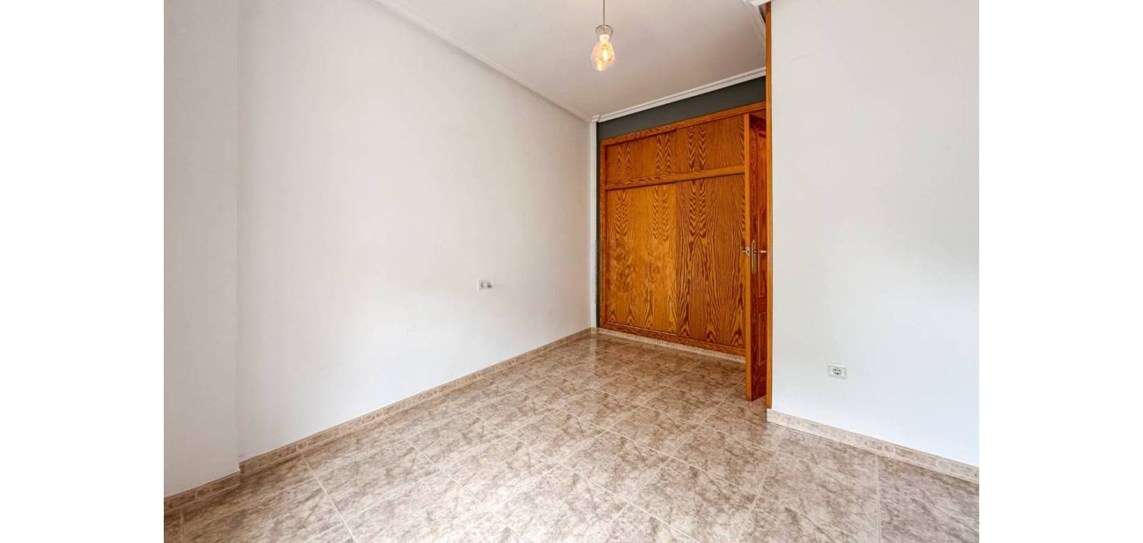 Resale - Townhouses  - Hondón de las Nieves