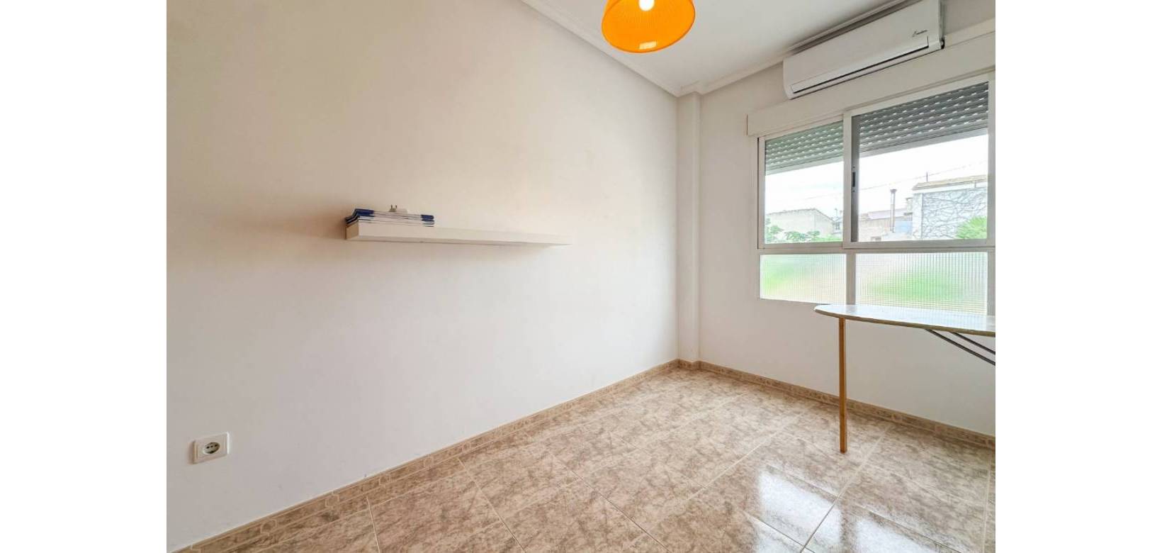 Resale - Townhouses  - Hondón de las Nieves