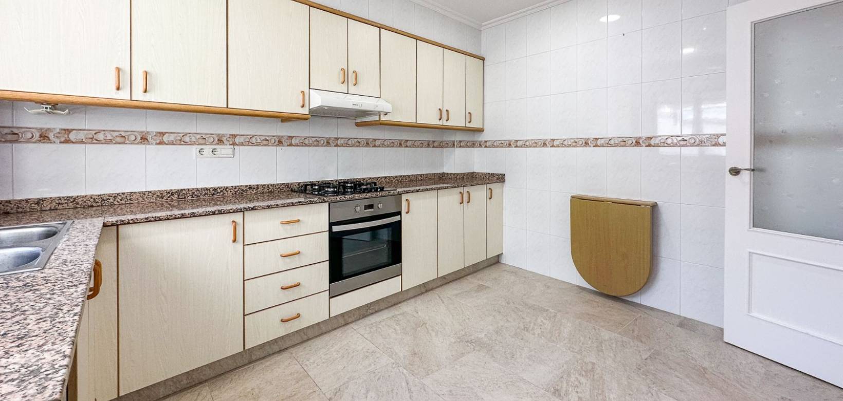 Resale - Townhouses  - Hondón de las Nieves