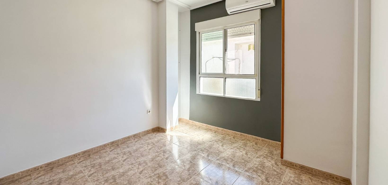 Resale - Townhouses  - Hondón de las Nieves