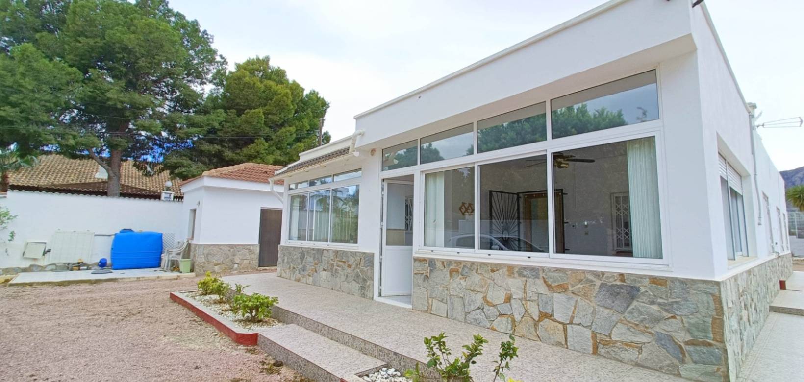 Resale - Villa - Albatera