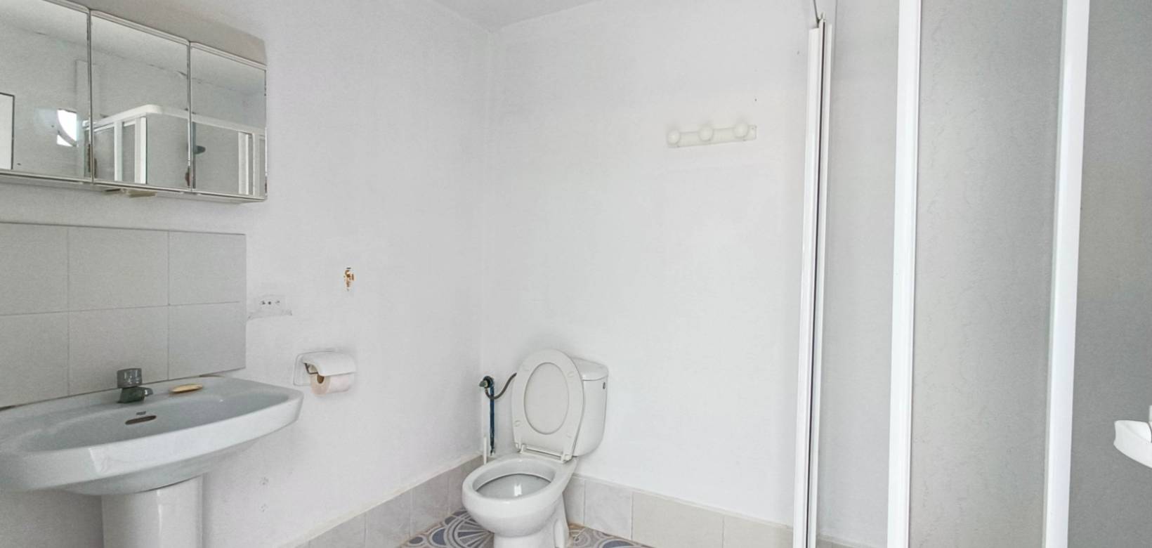 Resale - Villa - Albatera