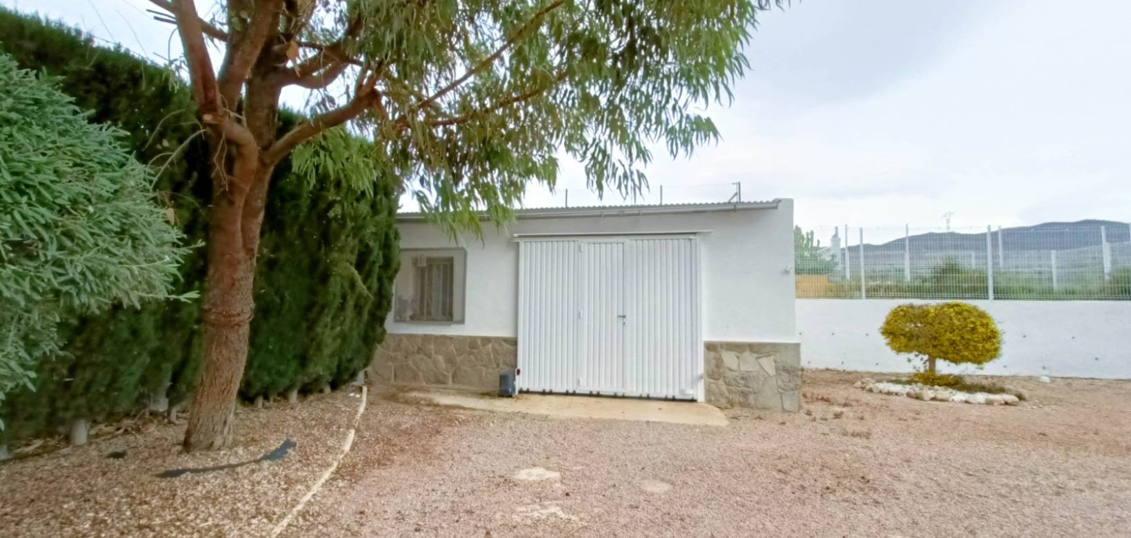 Resale - Villa - Albatera