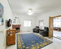 Resale - Villa - Albatera