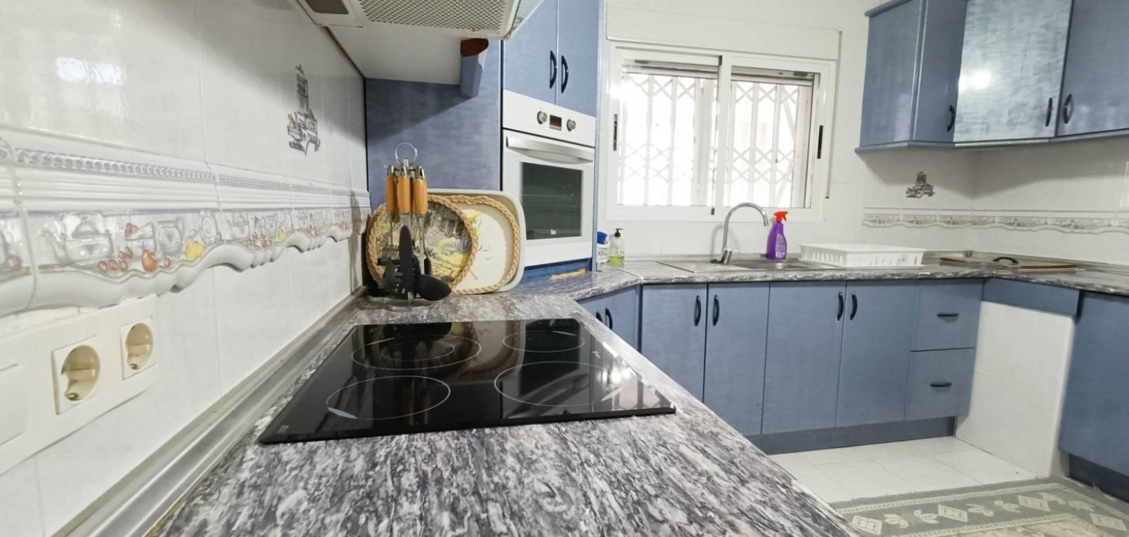 Resale - Villa - Albatera