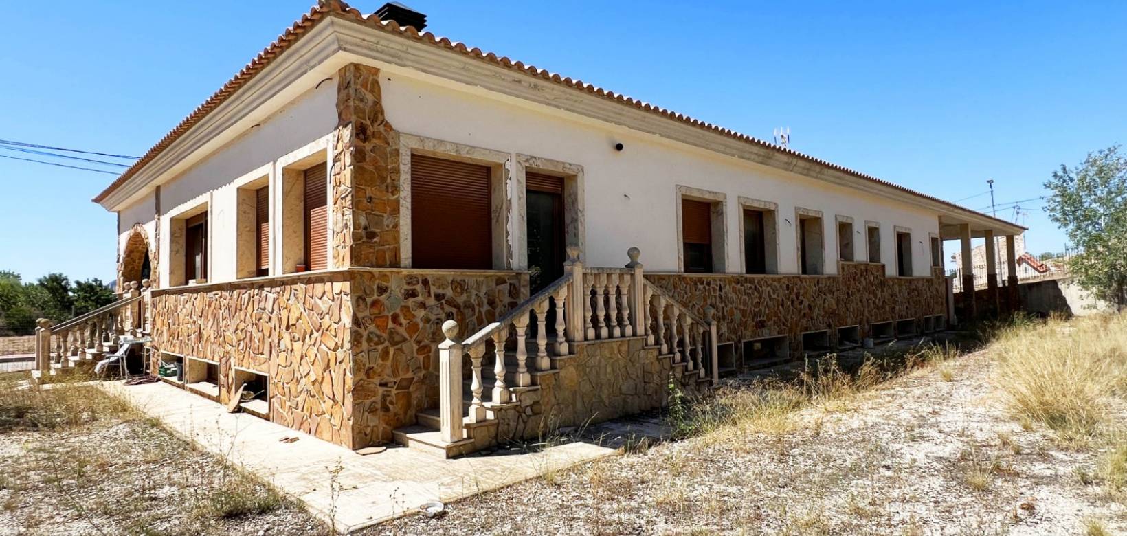 Resale - Villa - Algueña