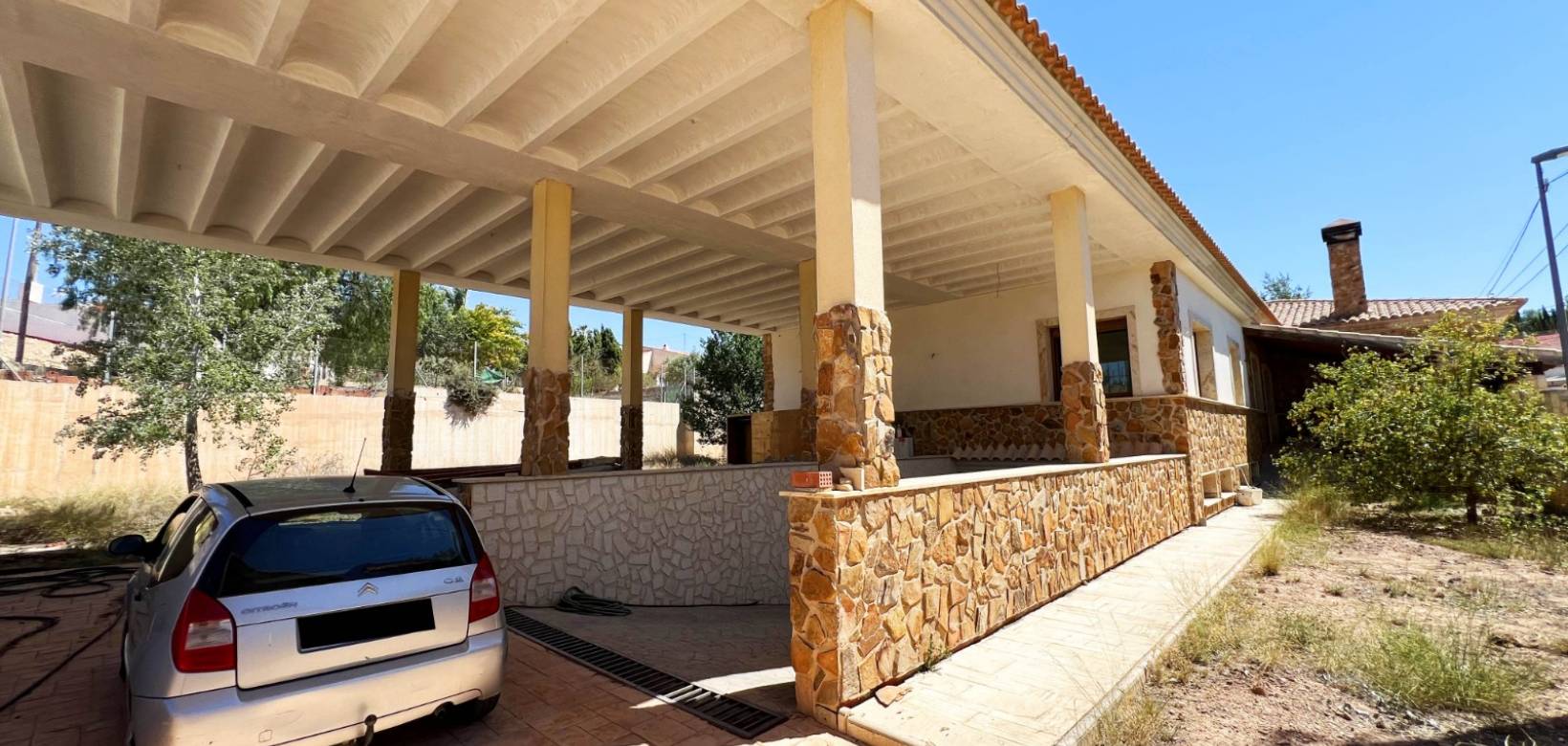 Resale - Villa - Algueña