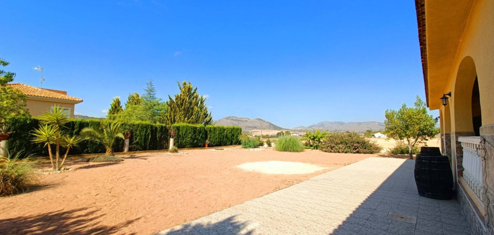 Resale - Villa - Aspe