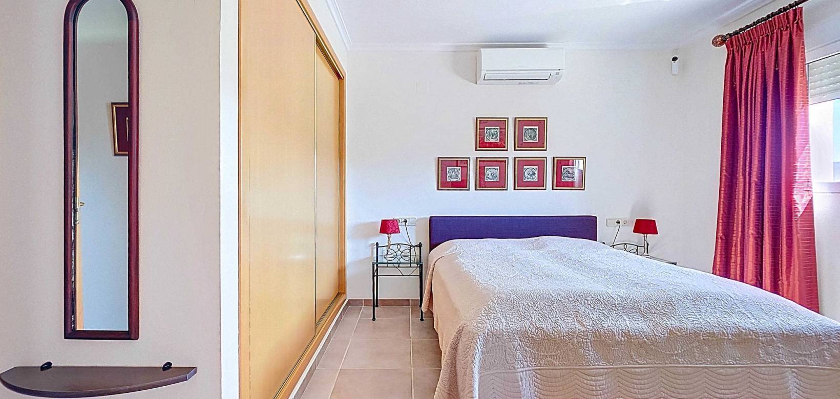 Resale - Villa - Ayora