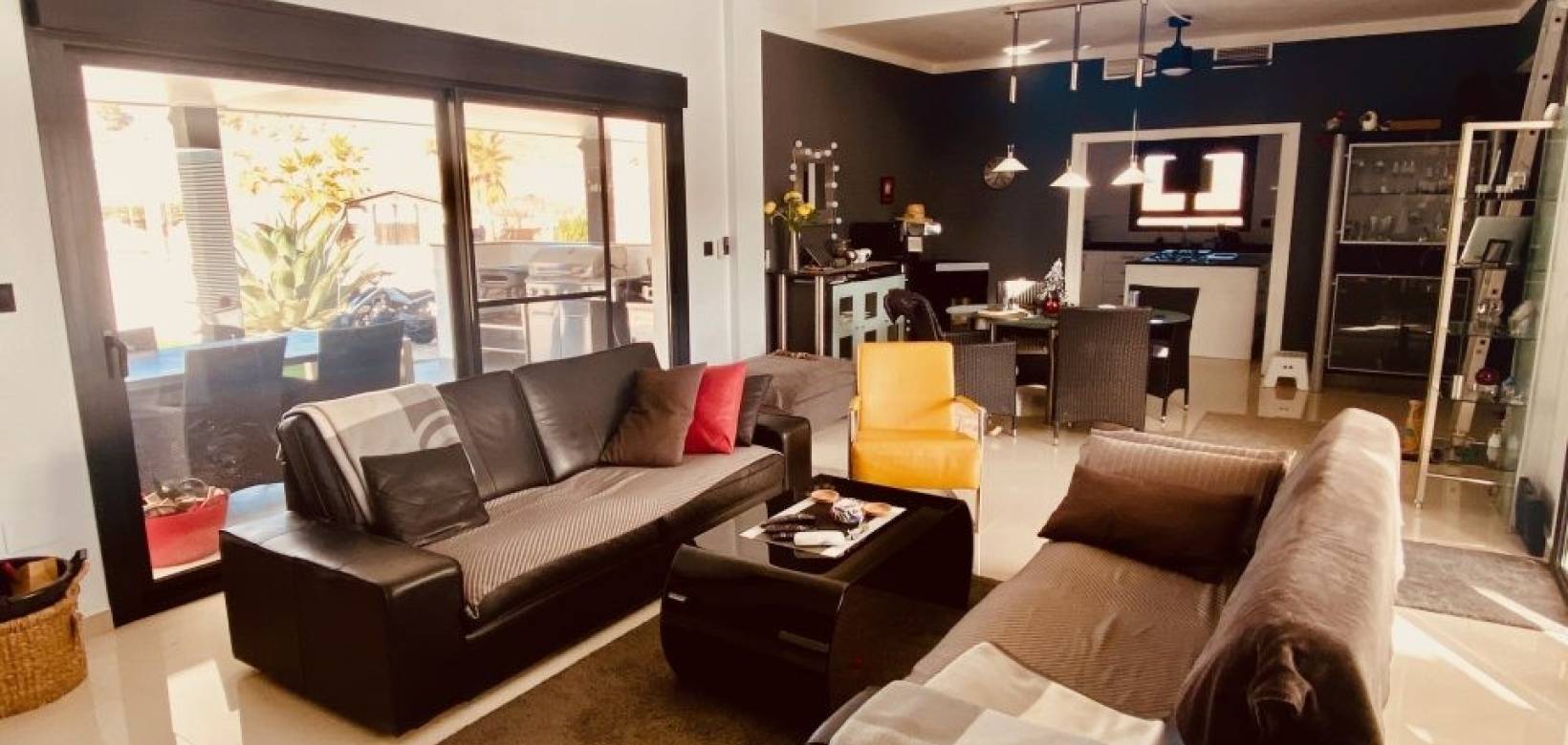 Resale - Villa - Cañada de la Leña