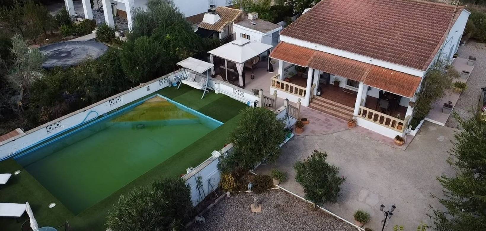 Resale - Villa - Caudete