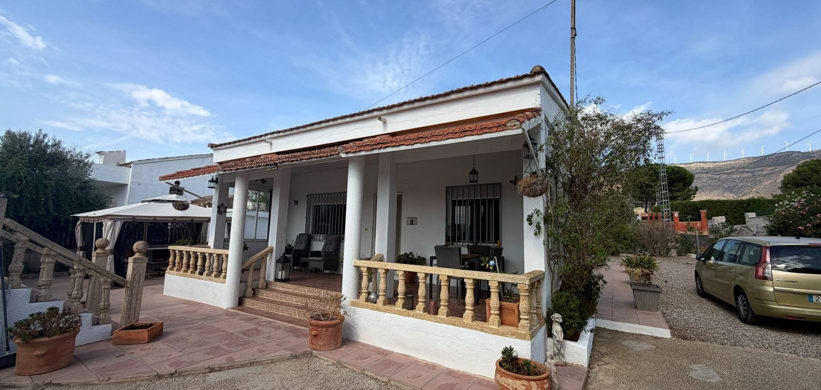 Resale - Villa - Caudete