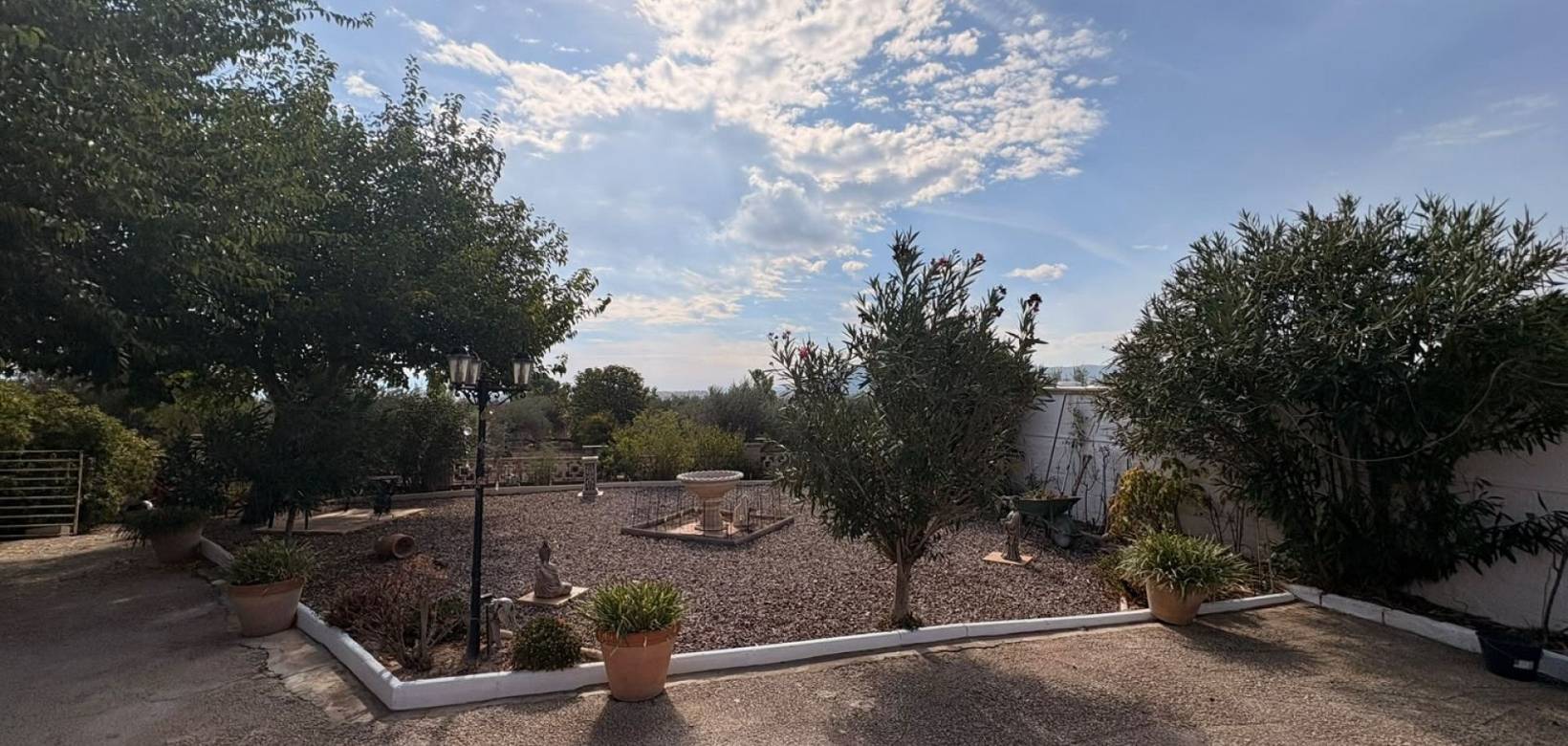 Resale - Villa - Caudete