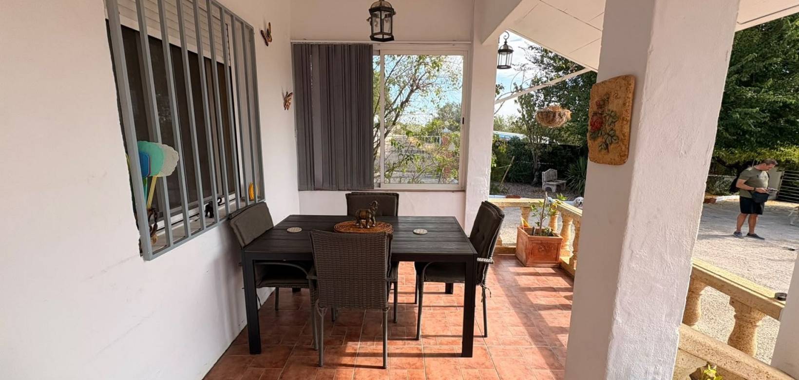 Resale - Villa - Caudete