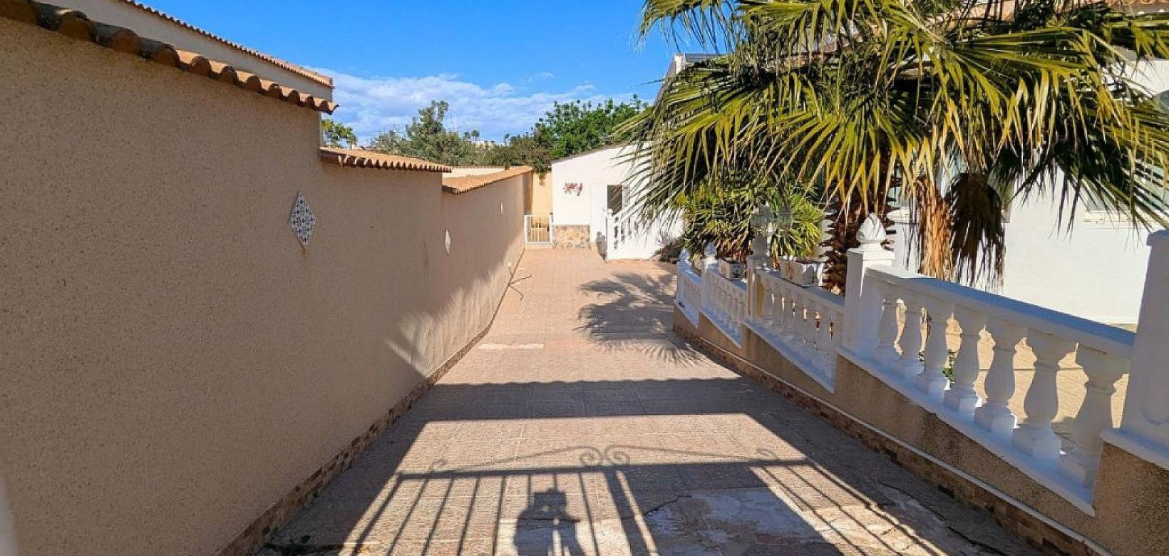 Resale - Villa - Cuidad Quesada