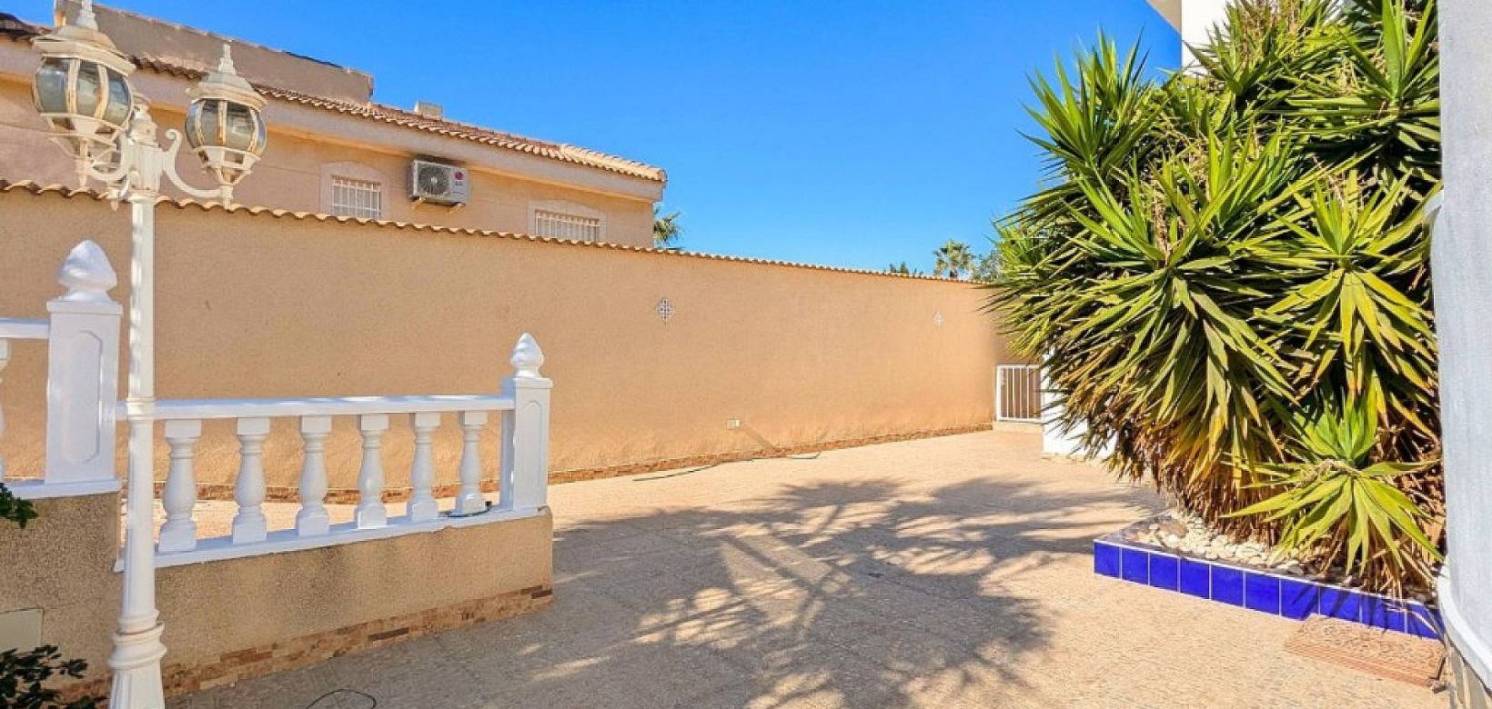 Resale - Villa - Cuidad Quesada