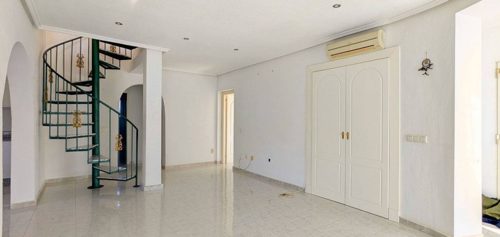 Resale - Villa - Cuidad Quesada