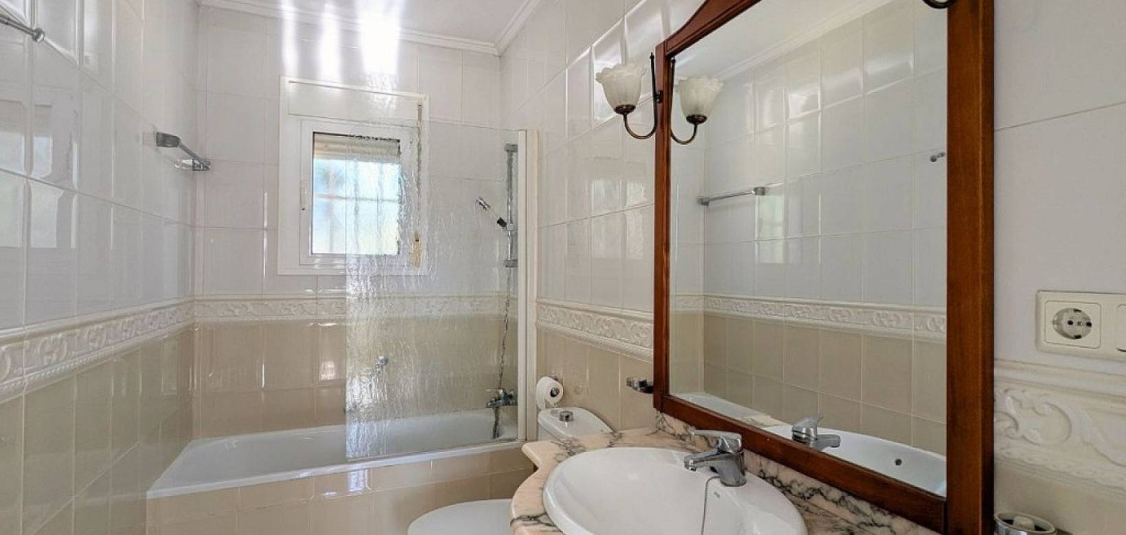 Resale - Villa - Cuidad Quesada