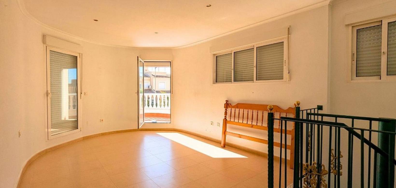 Resale - Villa - Cuidad Quesada