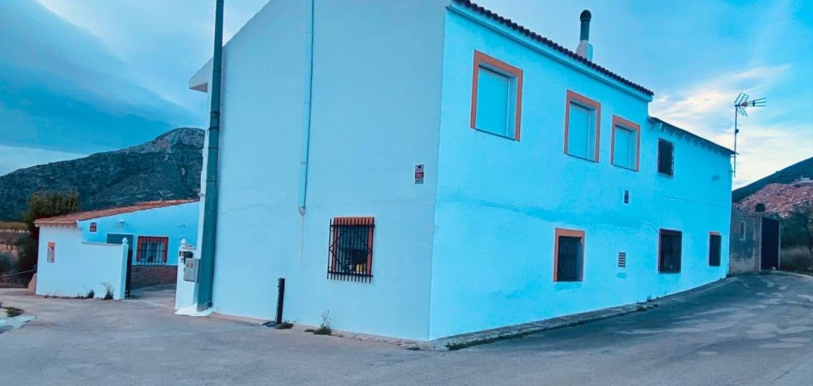 Resale - Villa - El Cantón