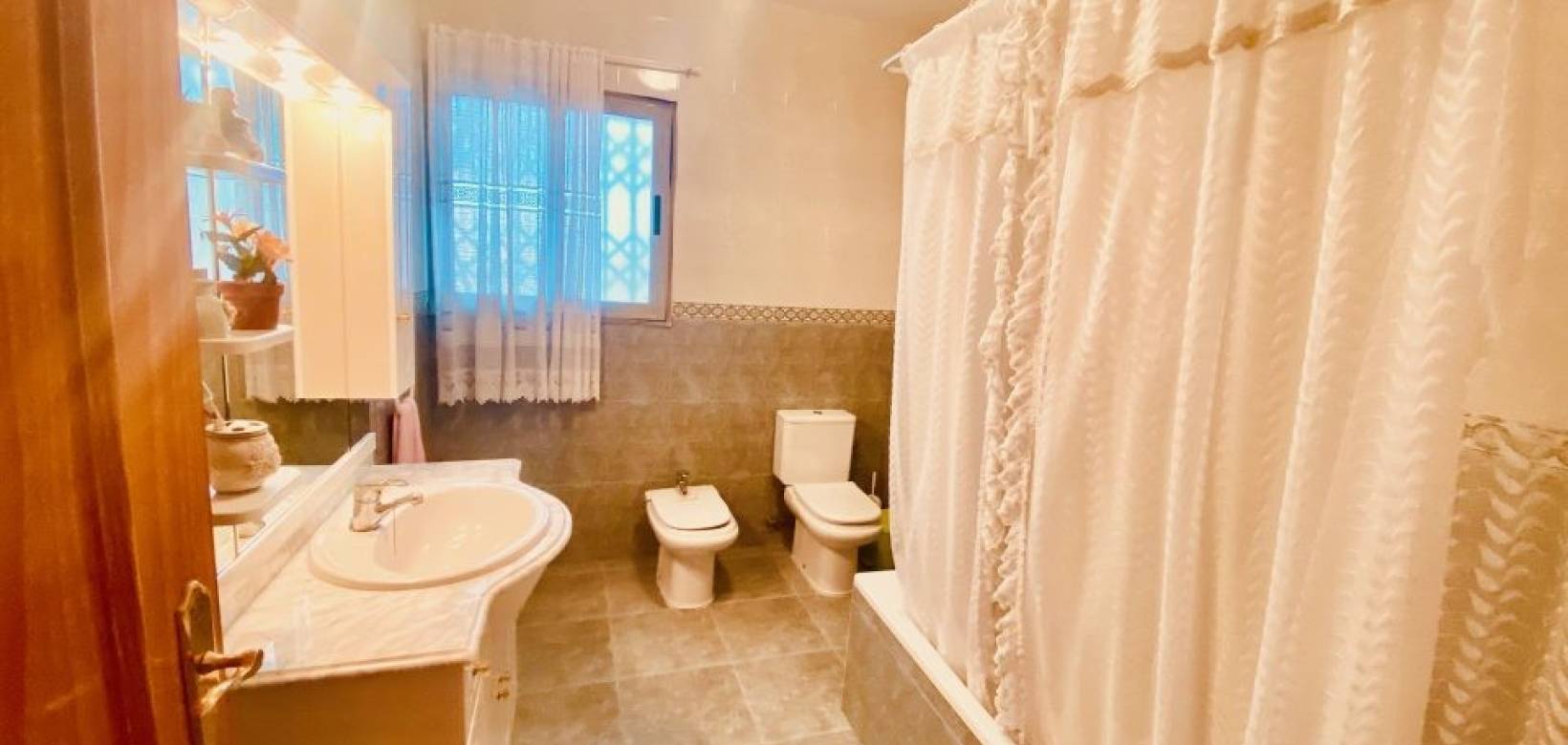 Resale - Villa - El Cantón