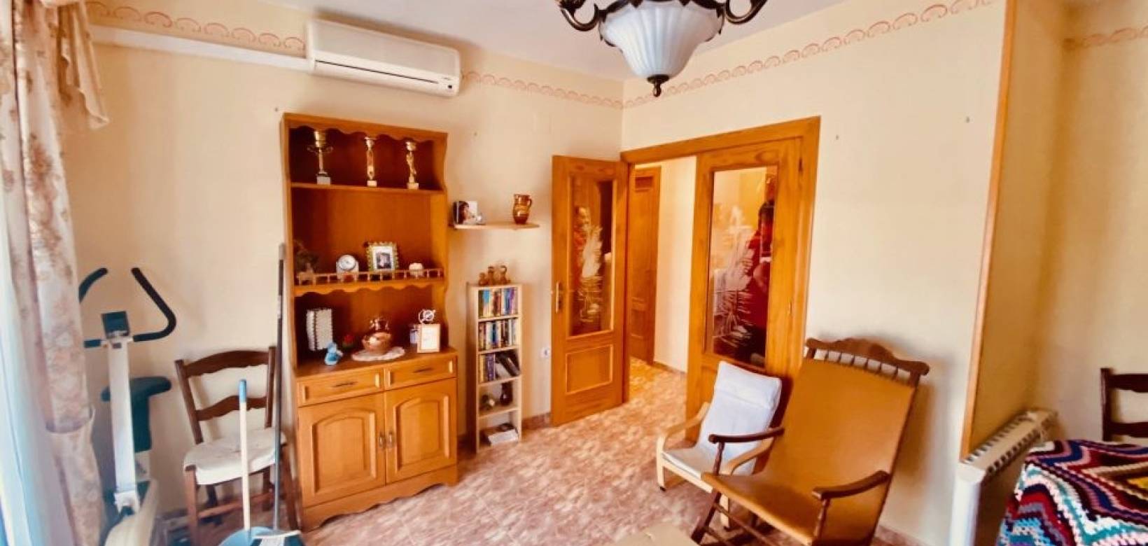 Resale - Villa - El Cantón