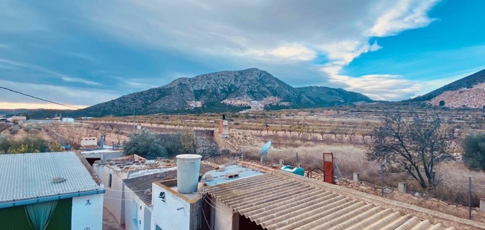 Resale - Villa - El Cantón