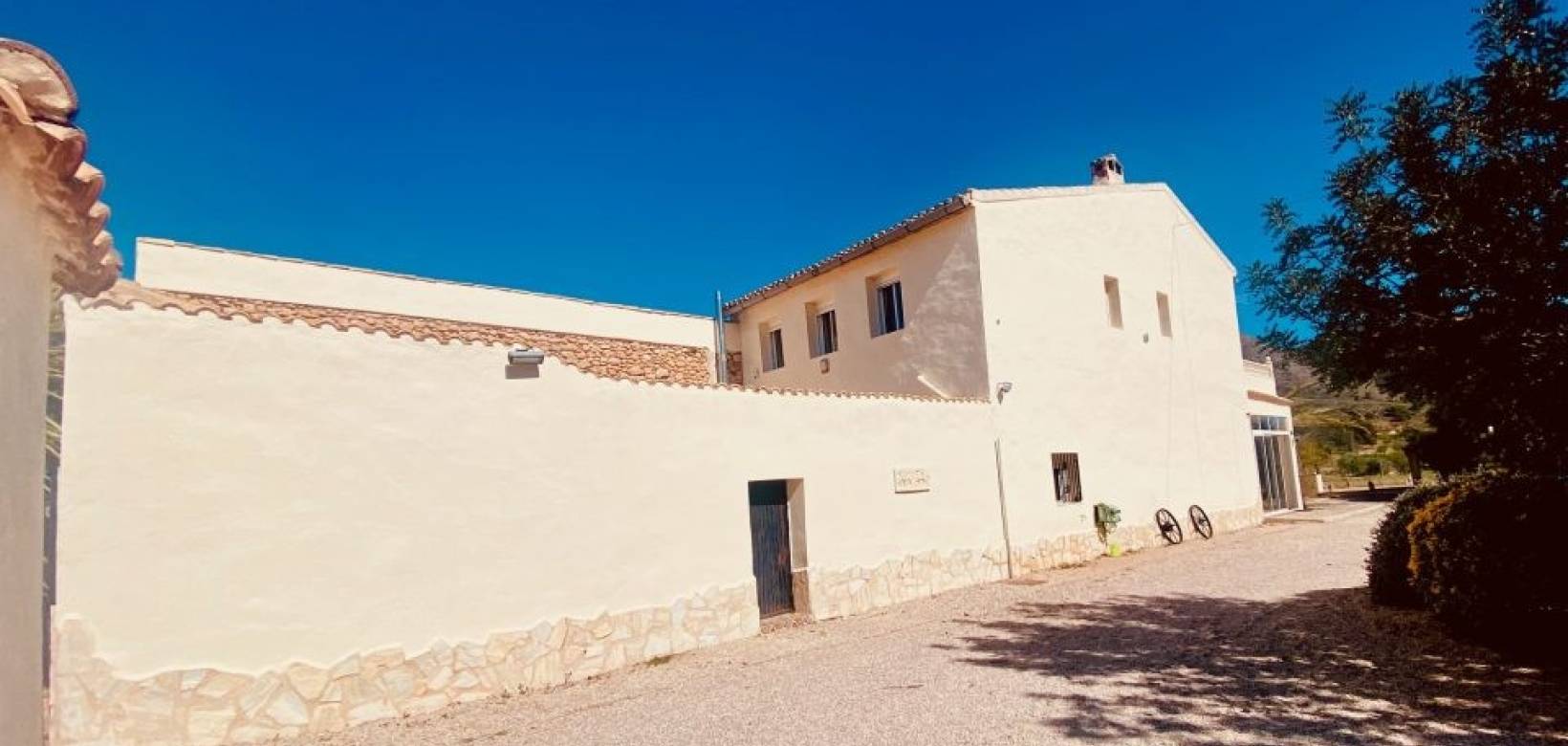 Resale - Villa - El Cantón