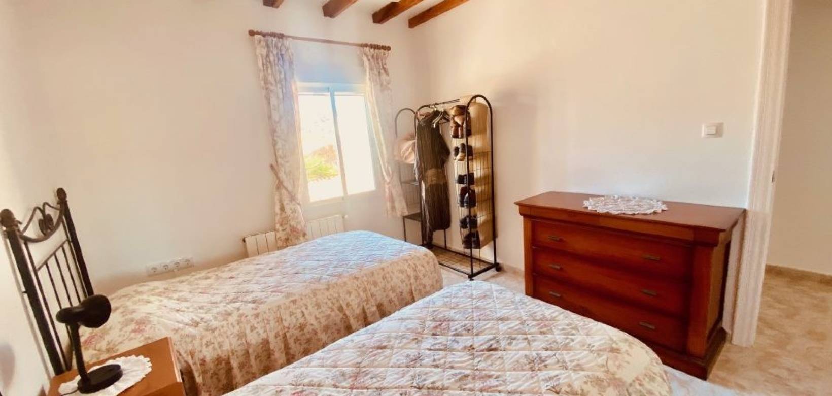 Resale - Villa - El Cantón