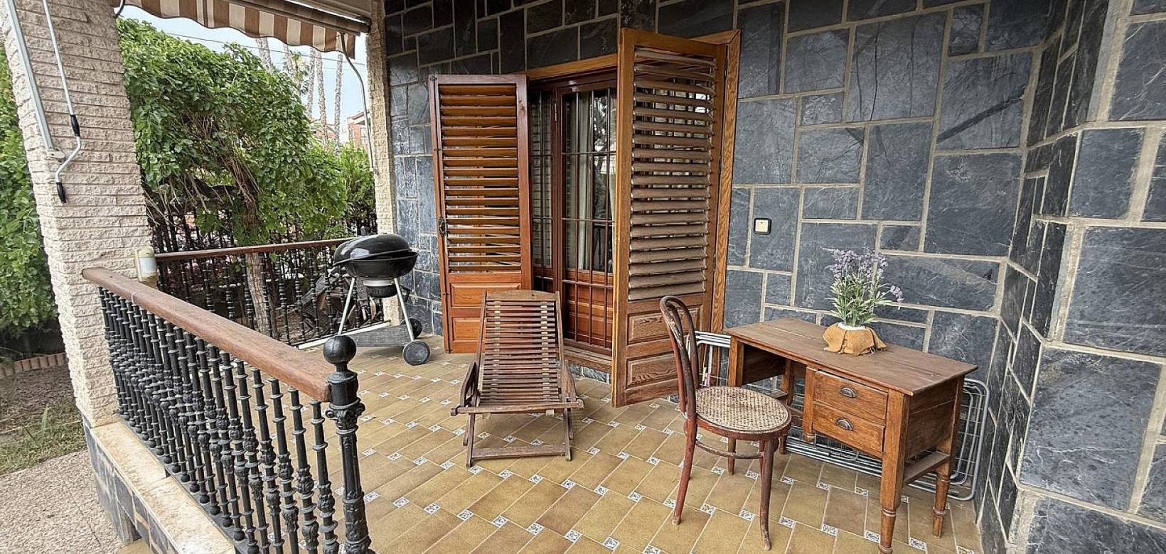 Resale - Villa - Elda