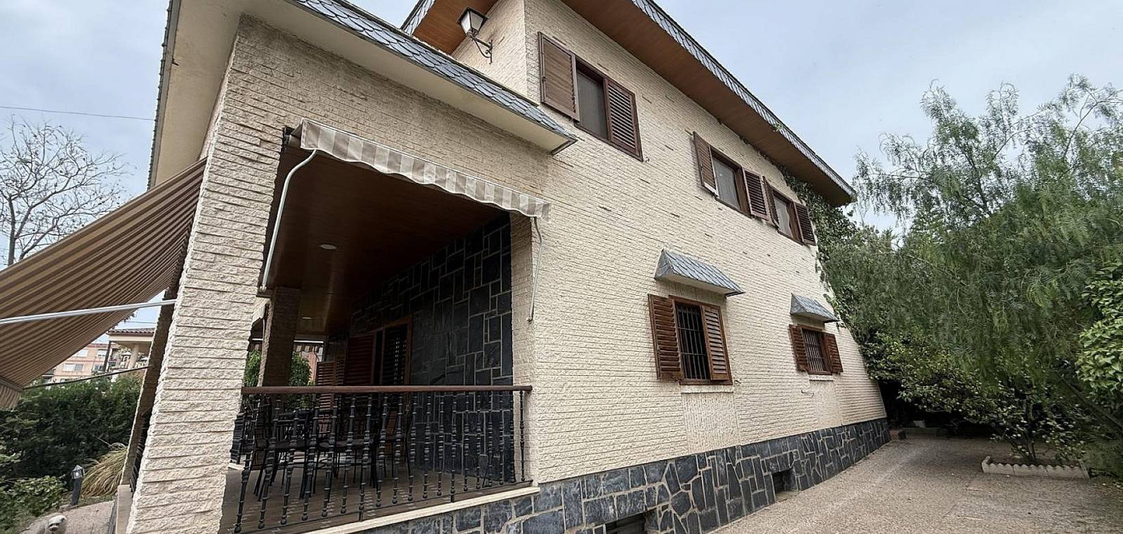 Resale - Villa - Elda