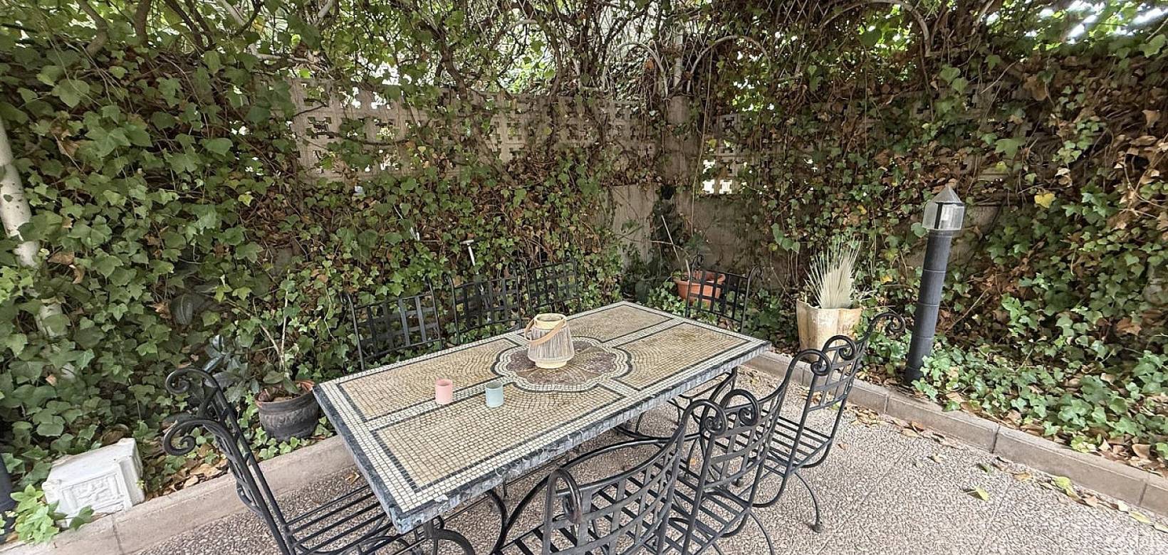 Resale - Villa - Elda