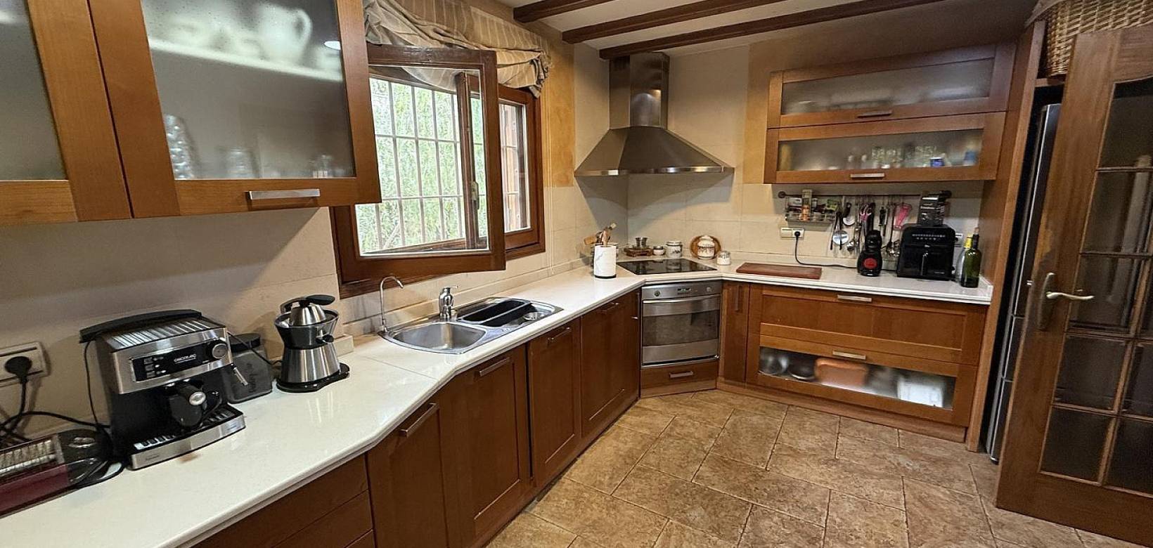 Resale - Villa - Elda