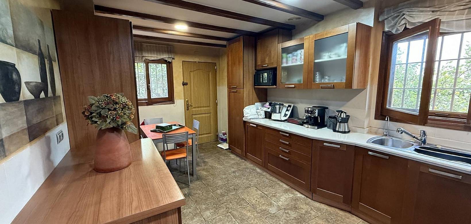 Resale - Villa - Elda