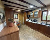 Resale - Villa - Elda