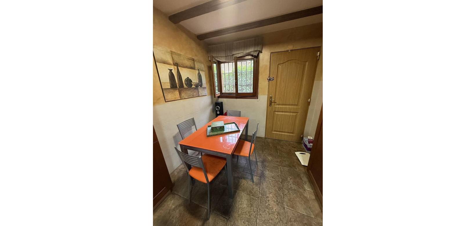 Resale - Villa - Elda