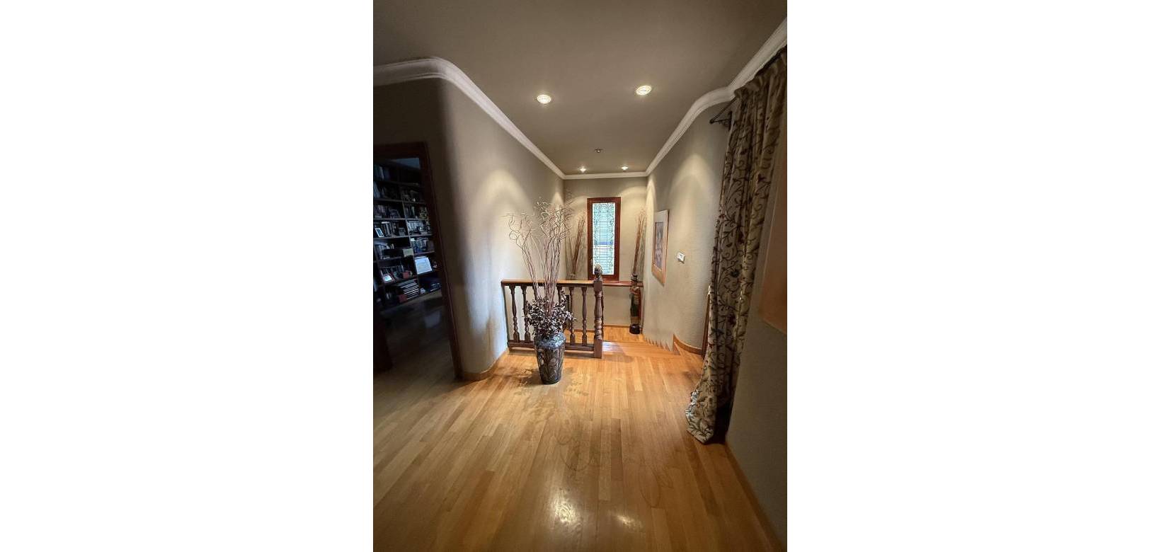 Resale - Villa - Elda