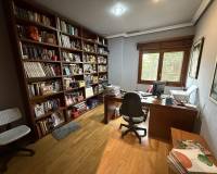 Resale - Villa - Elda