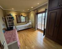 Resale - Villa - Elda