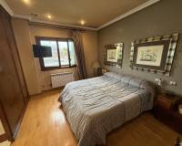 Resale - Villa - Elda