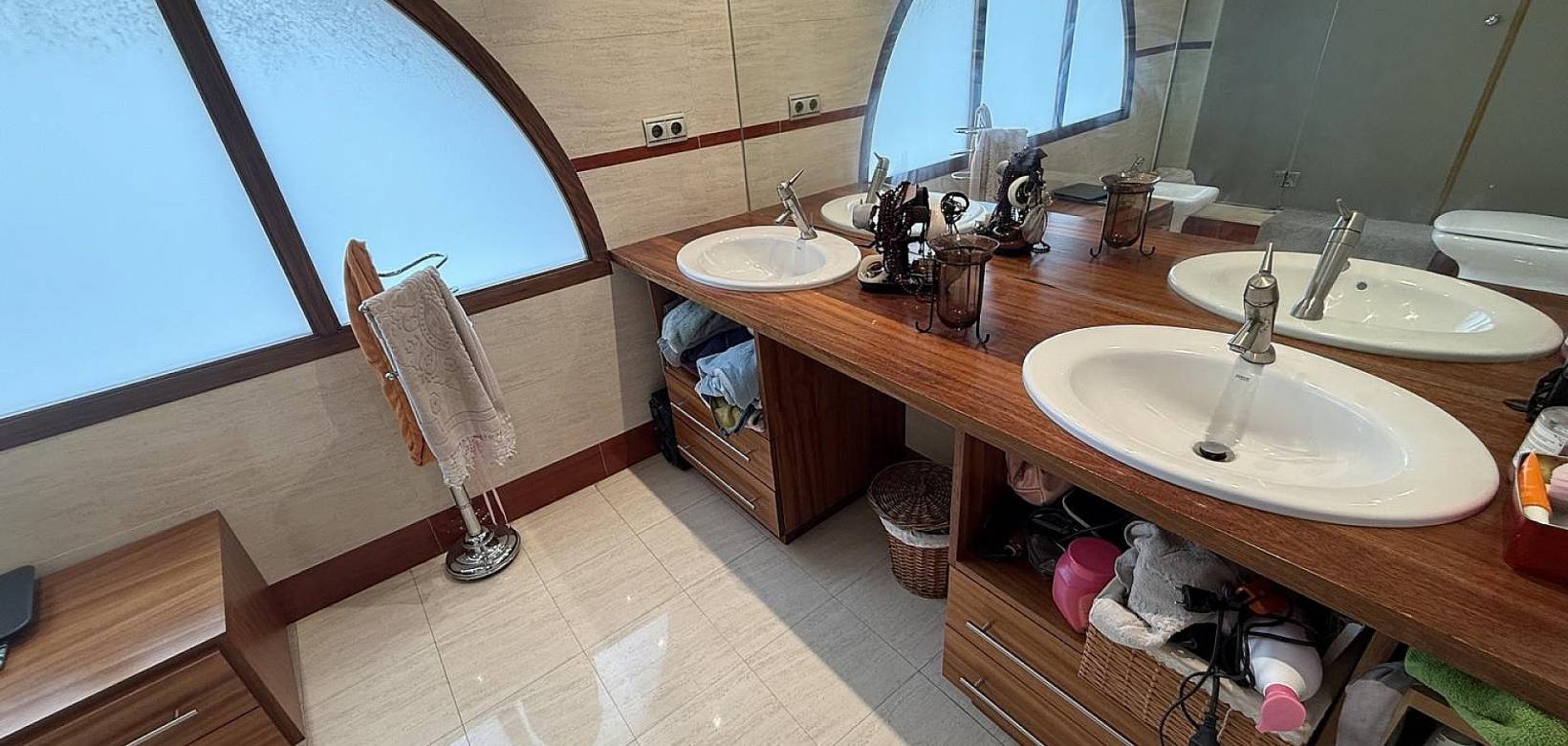 Resale - Villa - Elda