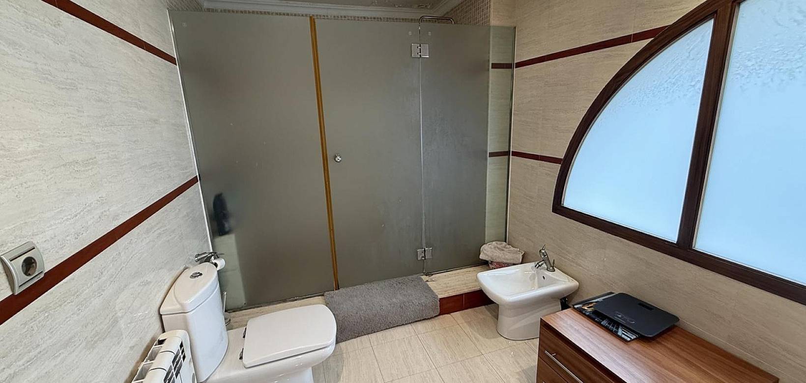 Resale - Villa - Elda