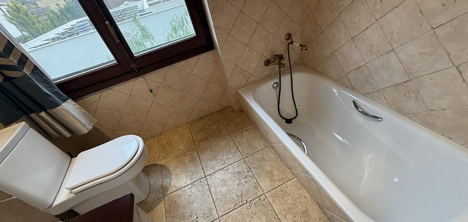 Resale - Villa - Elda