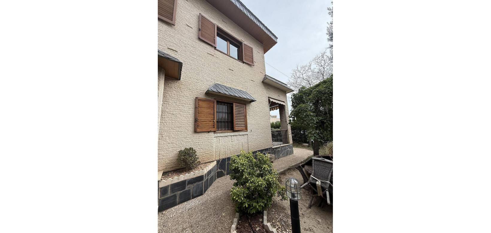 Resale - Villa - Elda