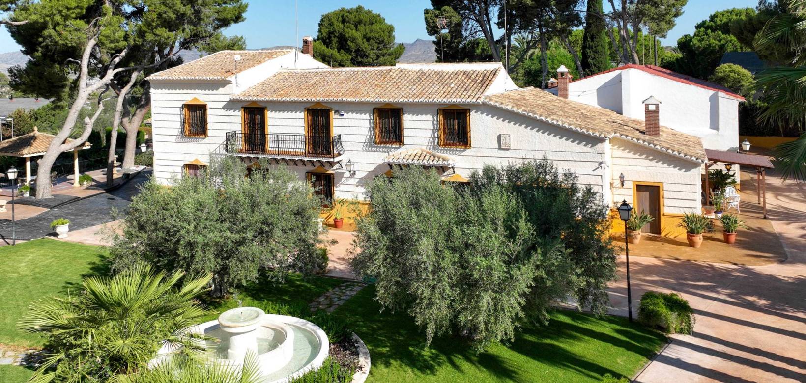 Resale - Villa - Elda