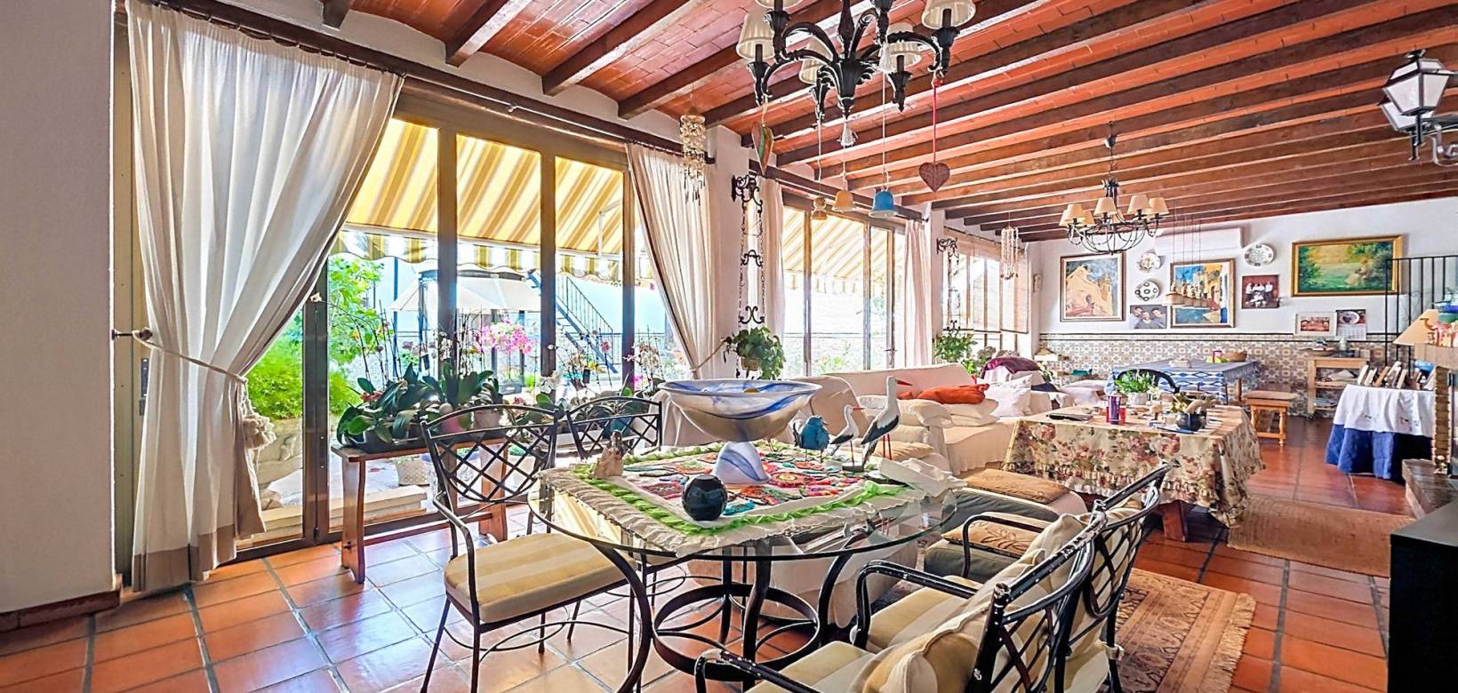 Resale - Villa - Elda