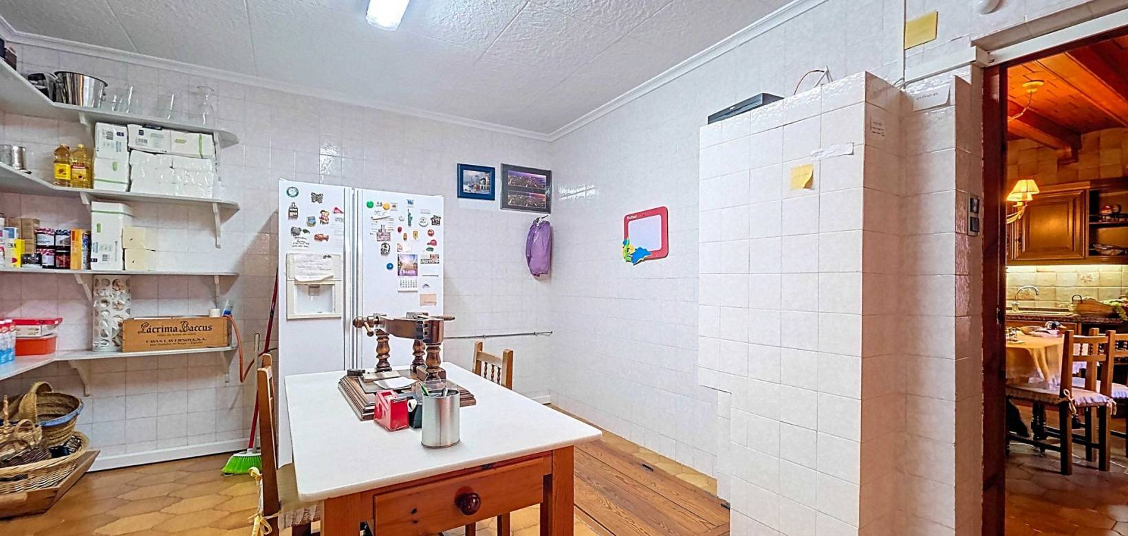 Resale - Villa - Elda